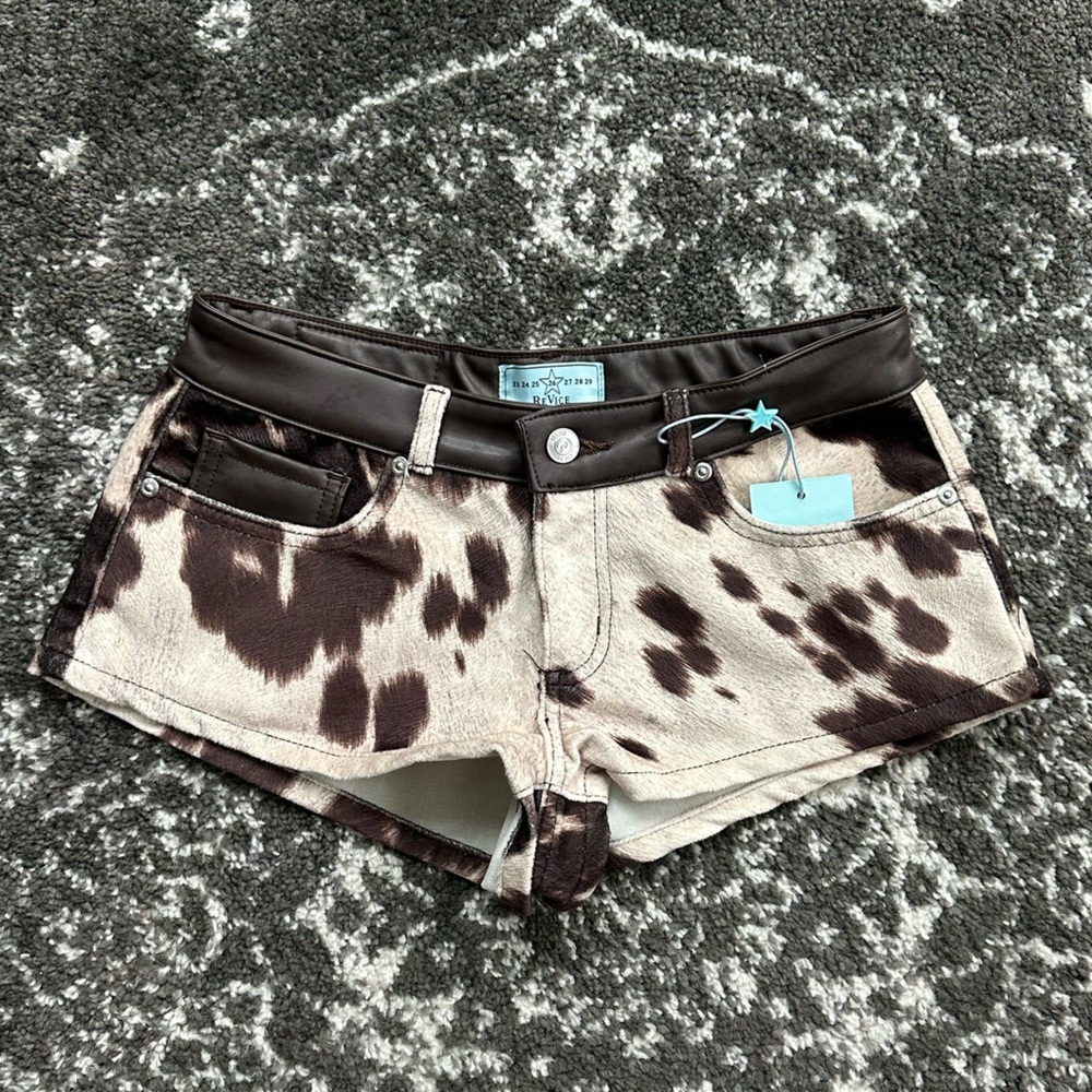 REVICE COW PRINT Patterned LEATHER/SUEDE Shorts